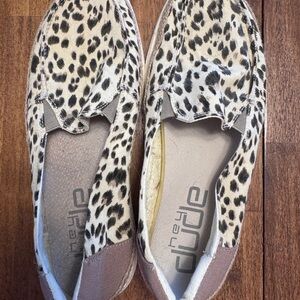 Hey Dude Beige and Black Leopard Slip-Ons